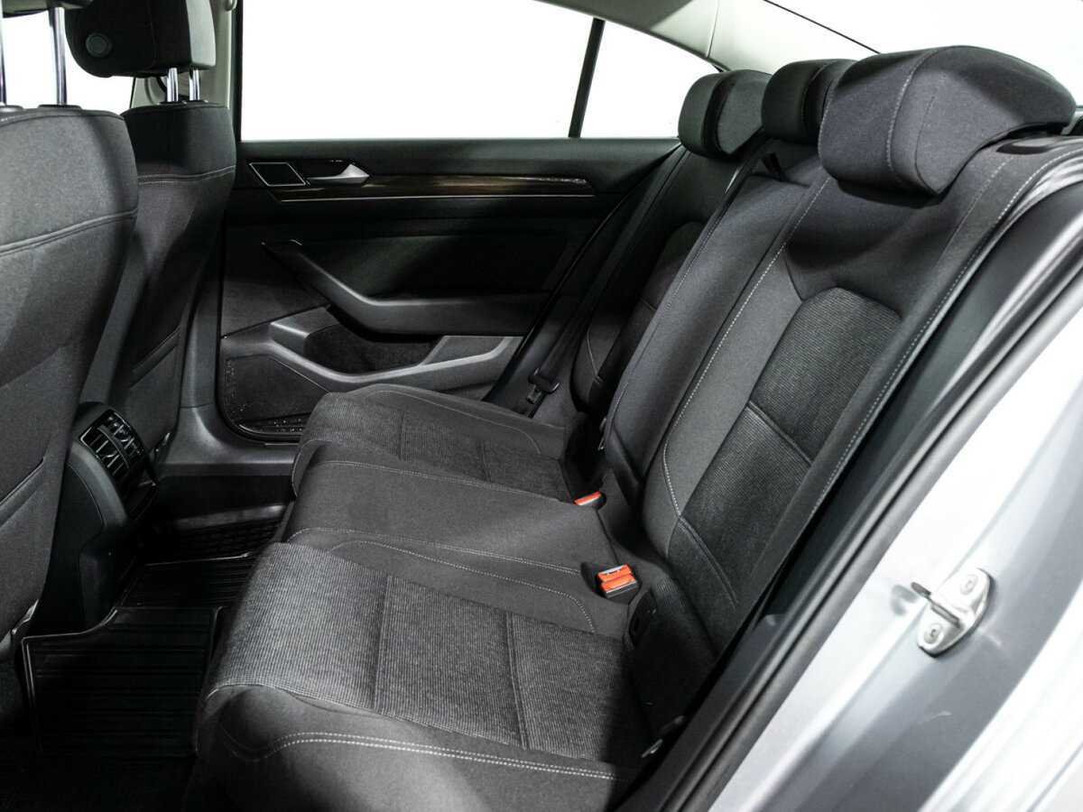 Volkswagen Passat б/у, 2017, Роботизированная. Фото: #9