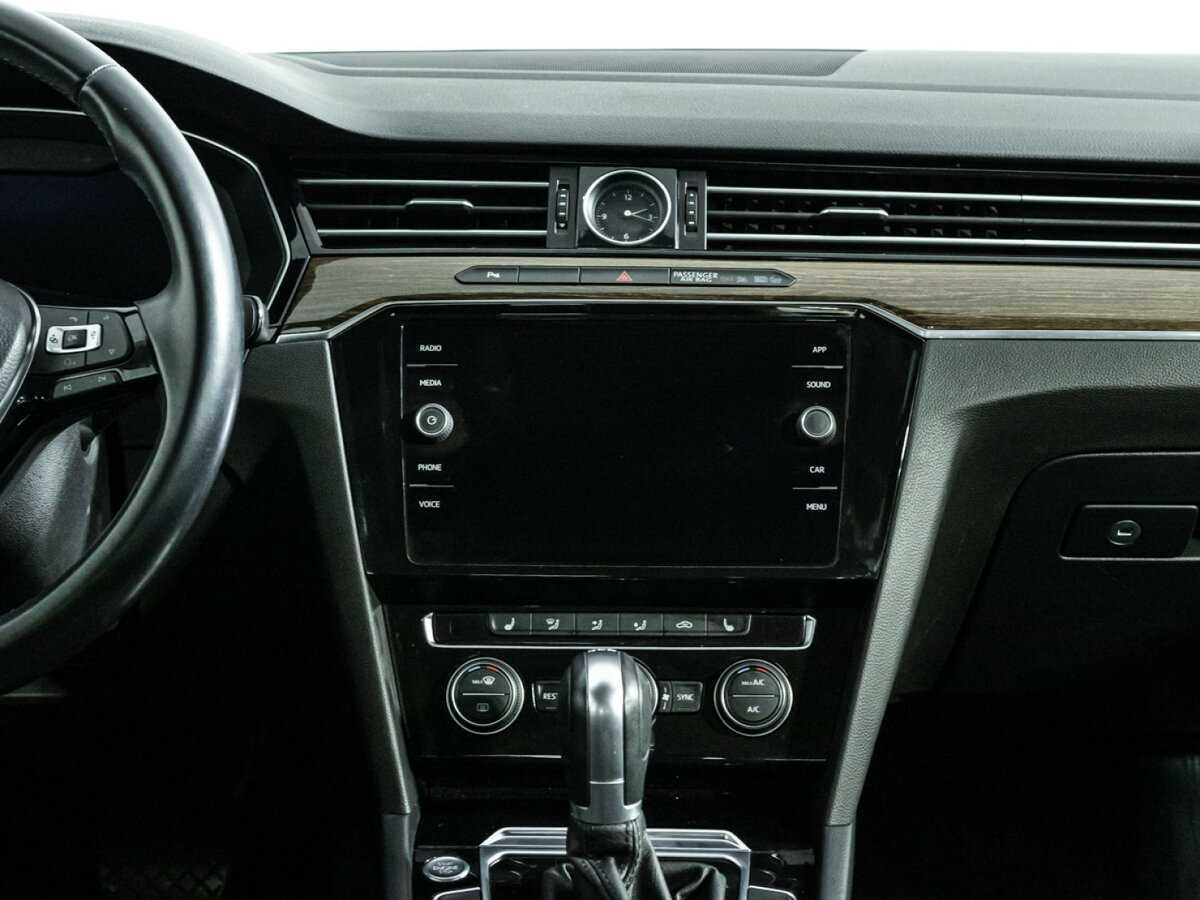 Volkswagen Passat б/у, 2017, Роботизированная. Фото: #13