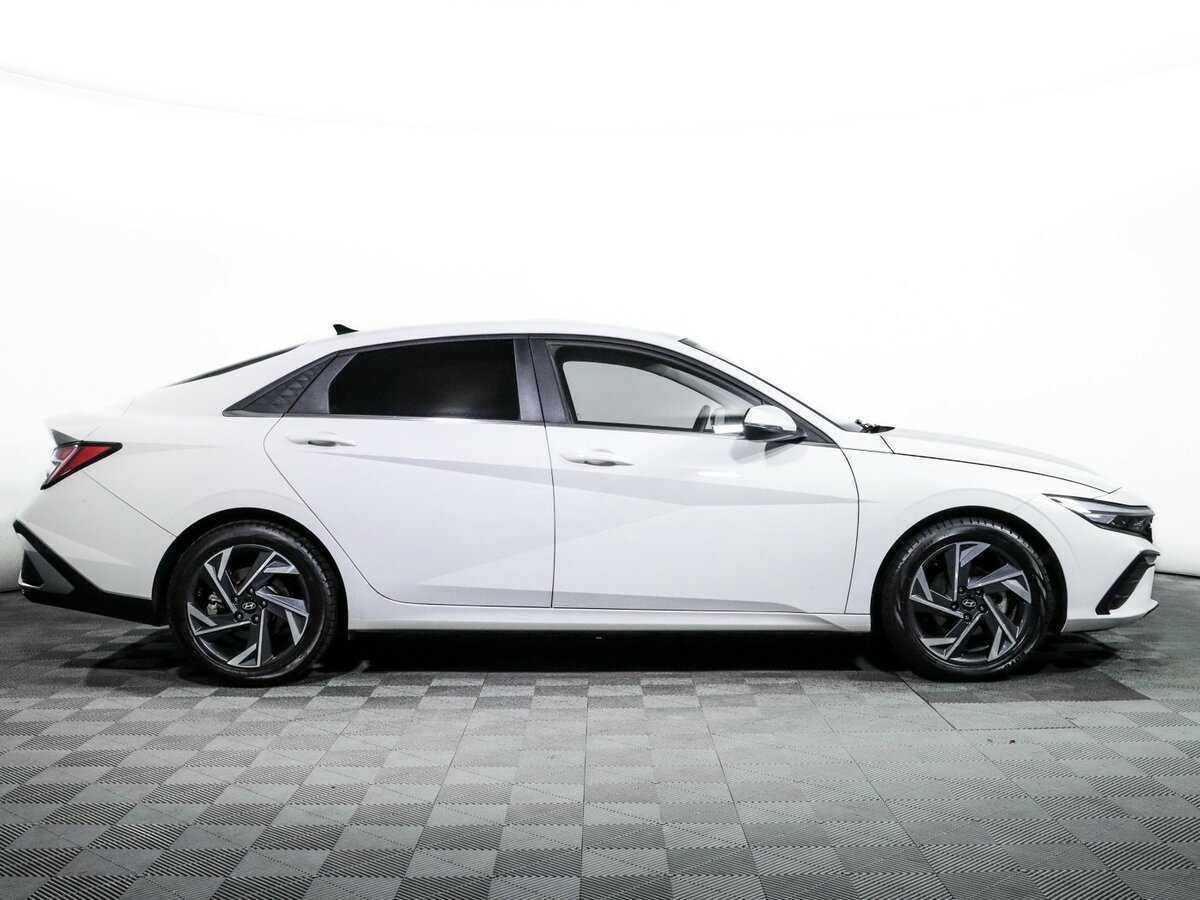 Hyundai Elantra б/у, 2023, Вариатор. Фото: #3