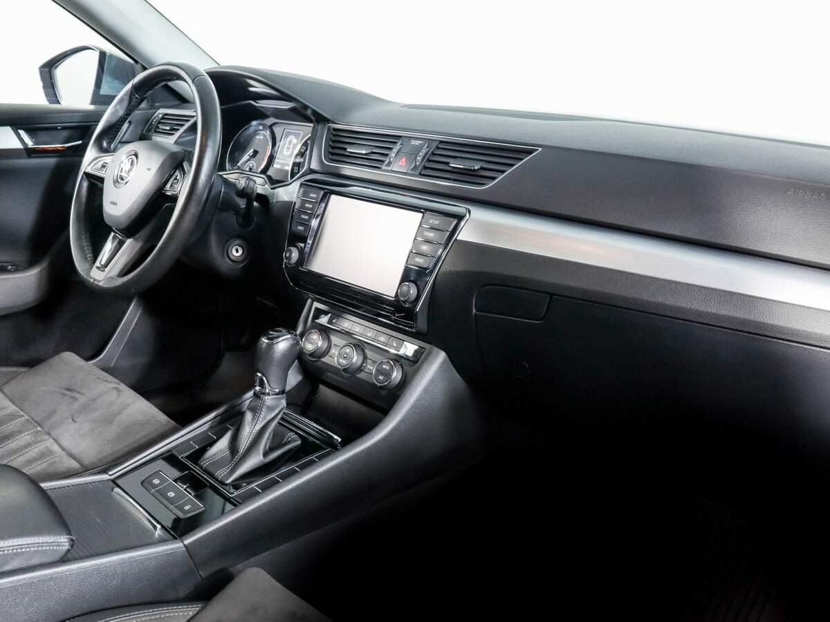 Skoda Superb б/у, 2017, Роботизированная. Фото: #5