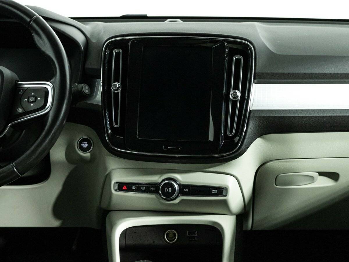 Volvo XC40 б/у, 2018, Автоматическая. Фото: #13