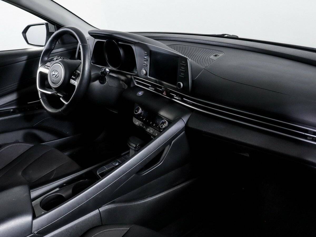 Hyundai Elantra б/у, 2021, Автоматическая. Фото: #4