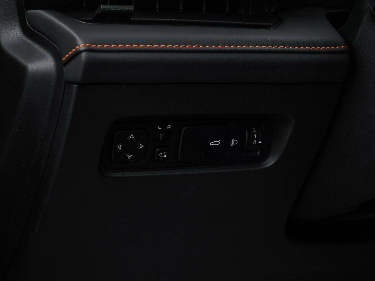 Changan UNI-V б/у, 2023, Роботизированная. Фото: #15