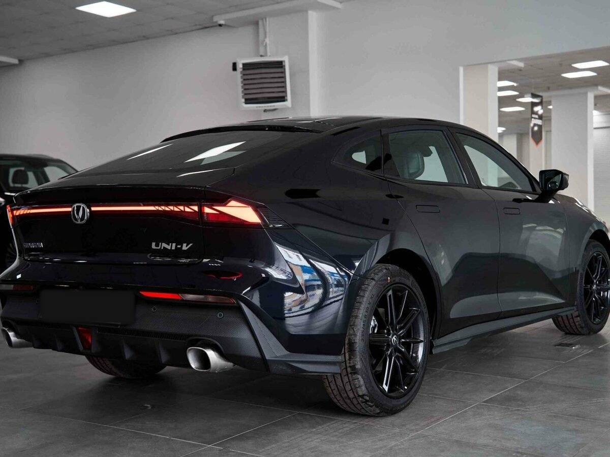 Changan UNI-V б/у, 2024, Роботизированная. Фото: #4