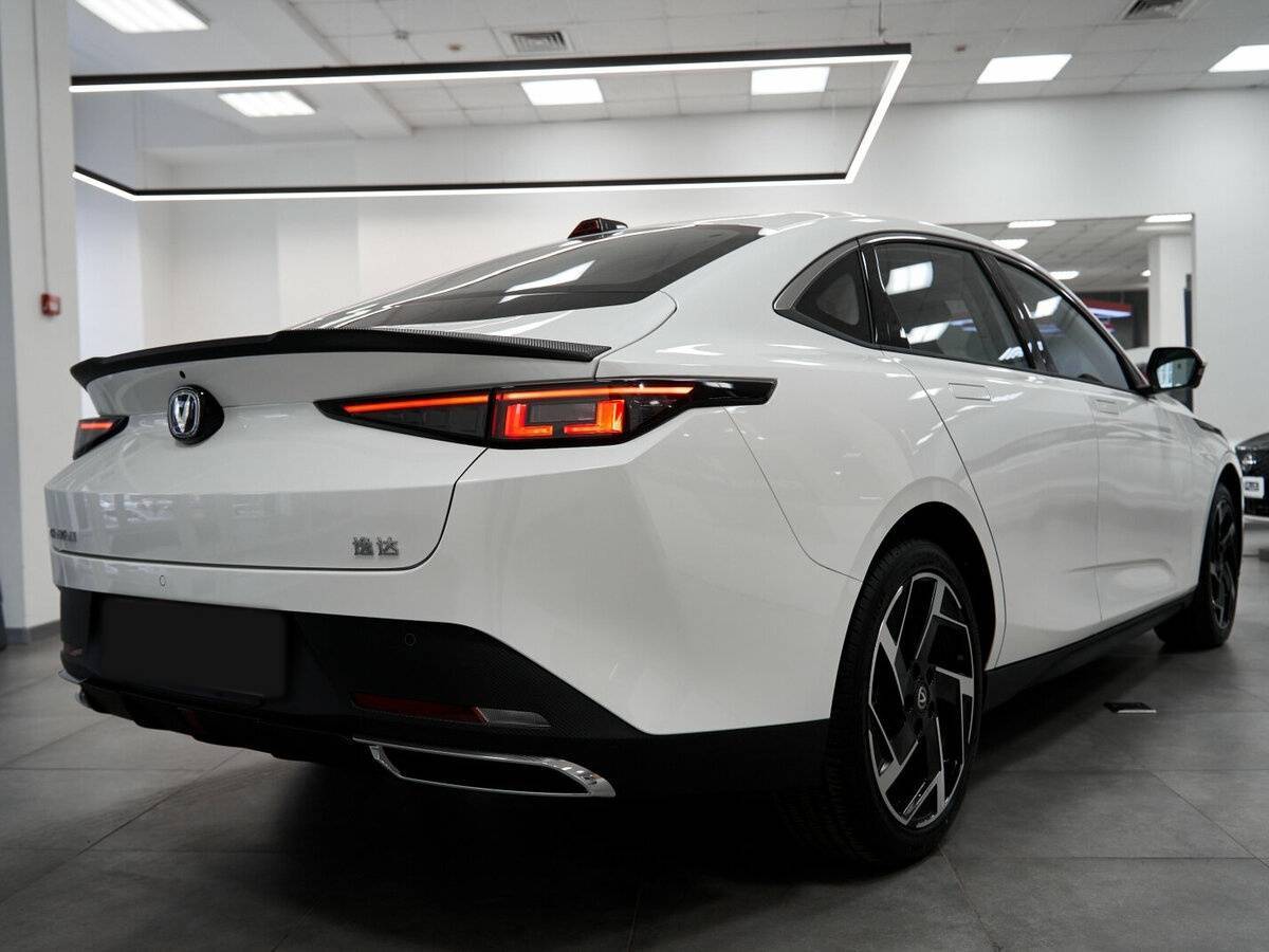 Changan Lamore б/у, 2024, Роботизированная. Фото: #3