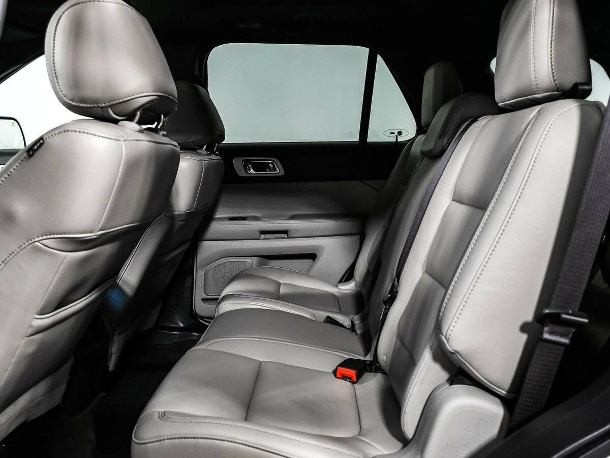 Ford Explorer б/у, 2012, Автоматическая. Фото: #12