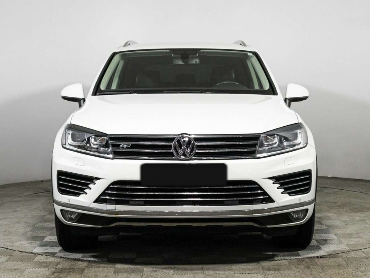 Volkswagen Touareg б/у, 2015, Автоматическая. Фото: #1
