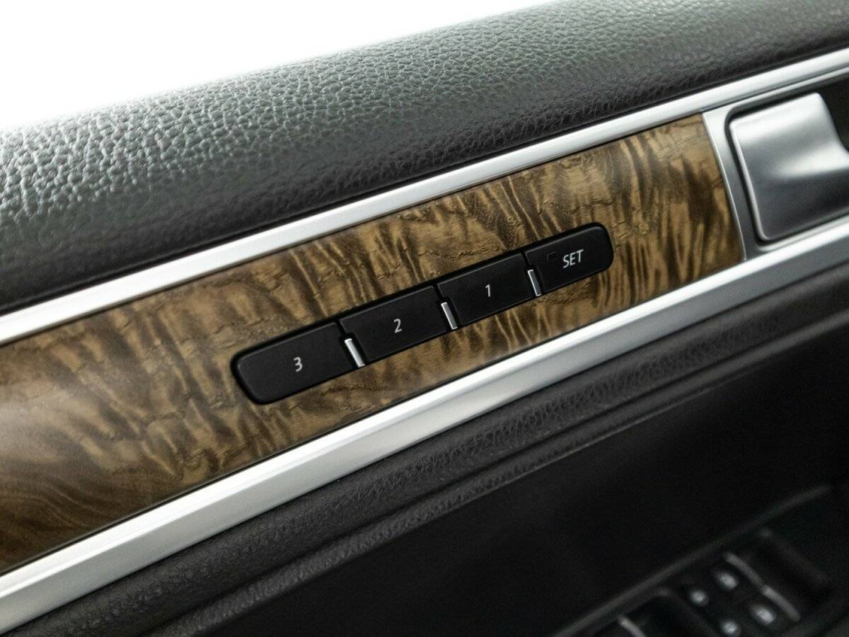 Volkswagen Touareg б/у, 2015, Автоматическая. Фото: #16