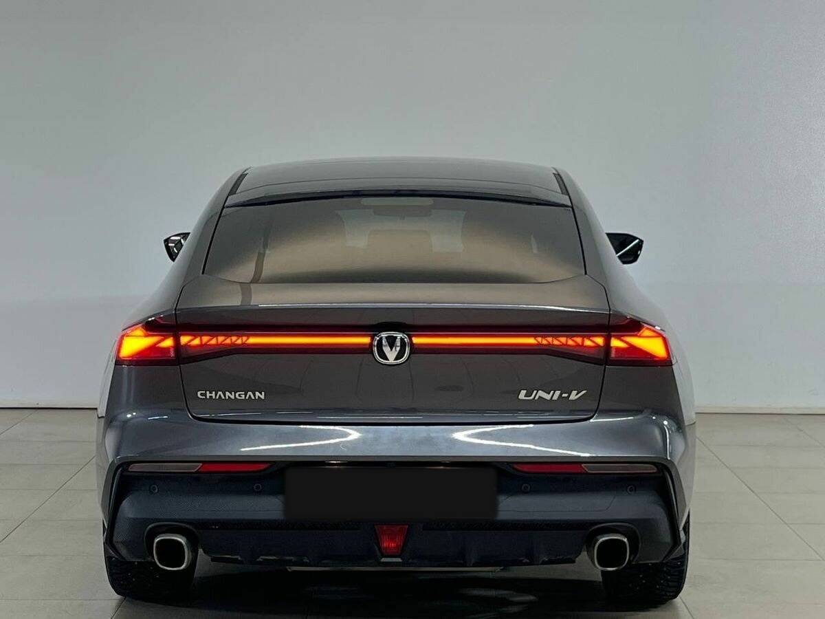 Changan UNI-V б/у, 2023, Роботизированная. Фото: #5