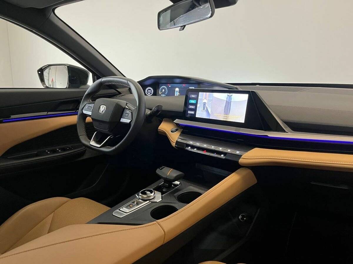 Changan UNI-V б/у, 2023, Роботизированная. Фото: #15