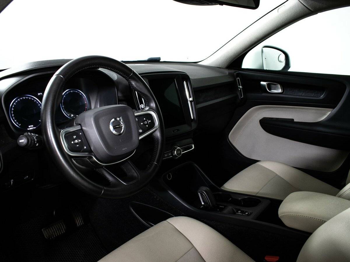 Volvo XC40 б/у, 2020, Автоматическая. Фото: #9