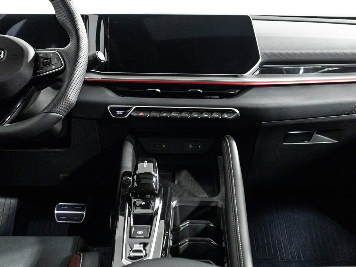 Geely Coolray б/у, 2023, Роботизированная. Фото: #13