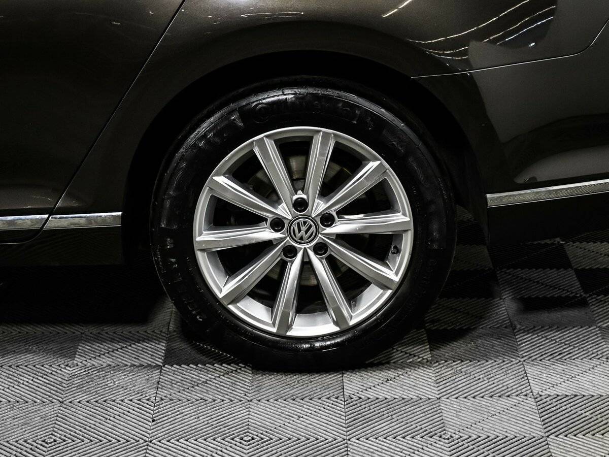 Volkswagen Passat б/у, 2017, Роботизированная. Фото: #13