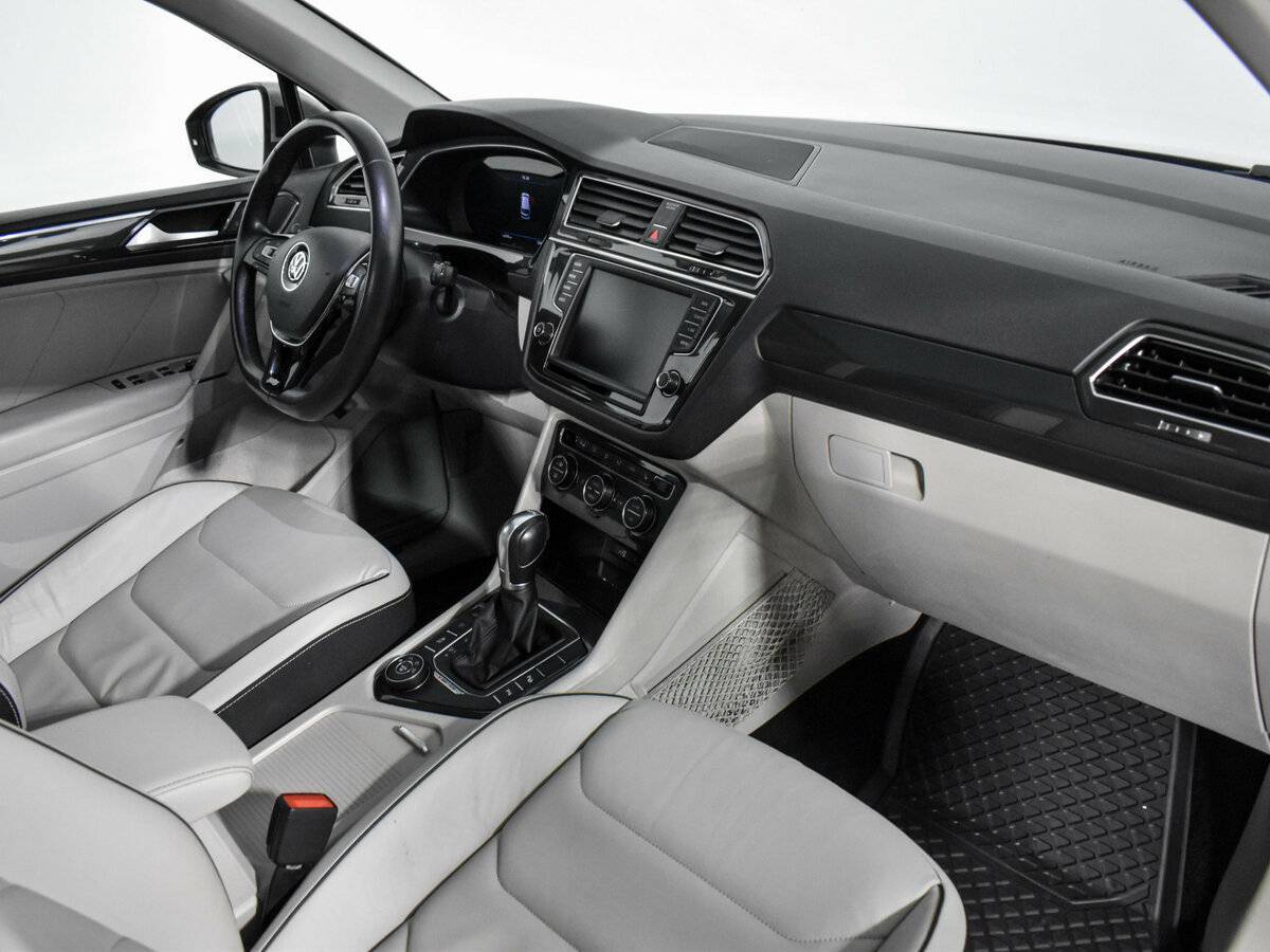 Volkswagen Tiguan б/у, 2017, Роботизированная. Фото: #8