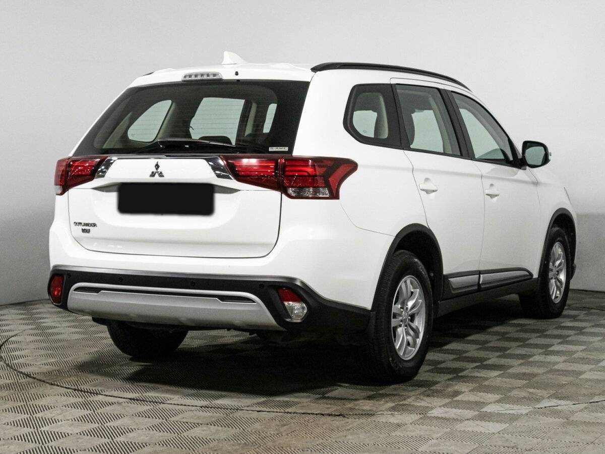 Mitsubishi Outlander б/у, 2022, Вариатор. Фото: #4
