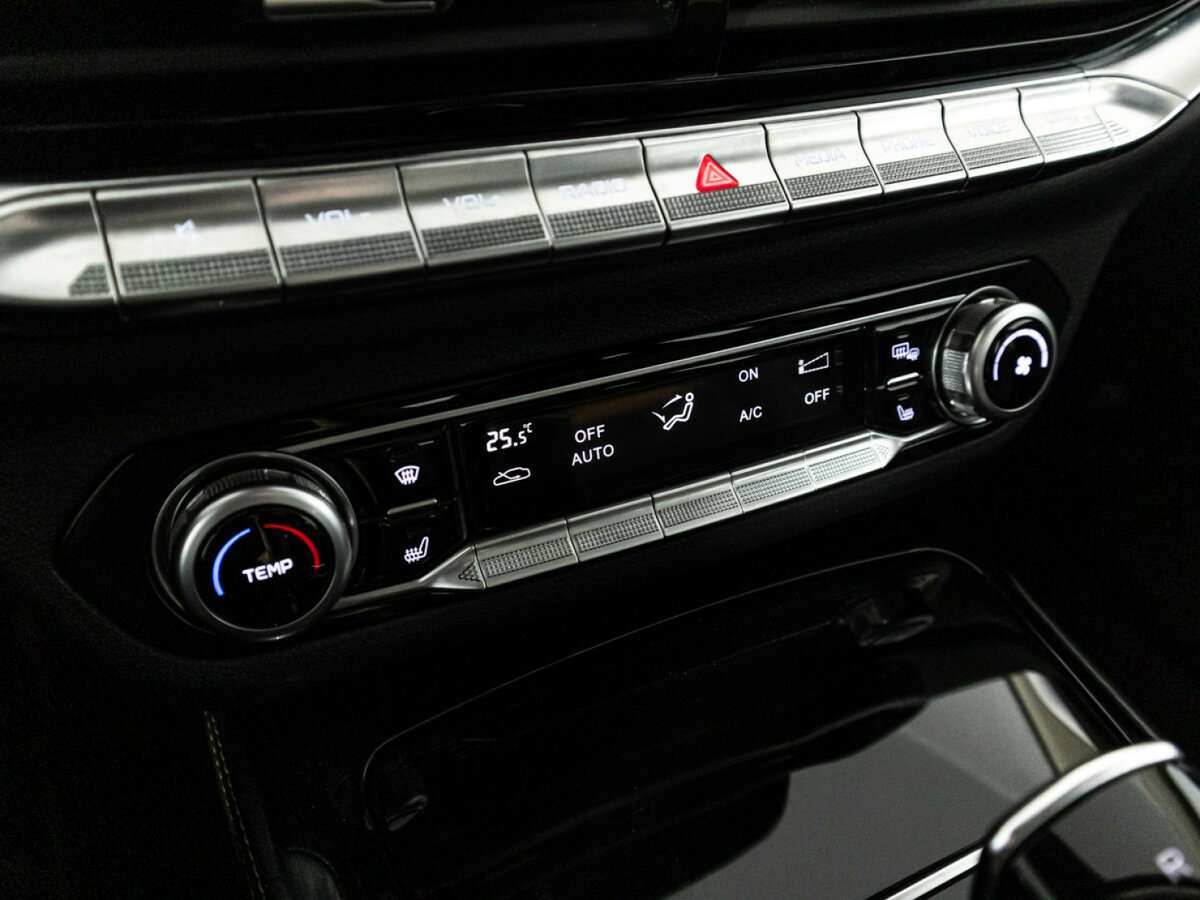 FAW Bestune T77 б/у, 2022, Роботизированная. Фото: #16