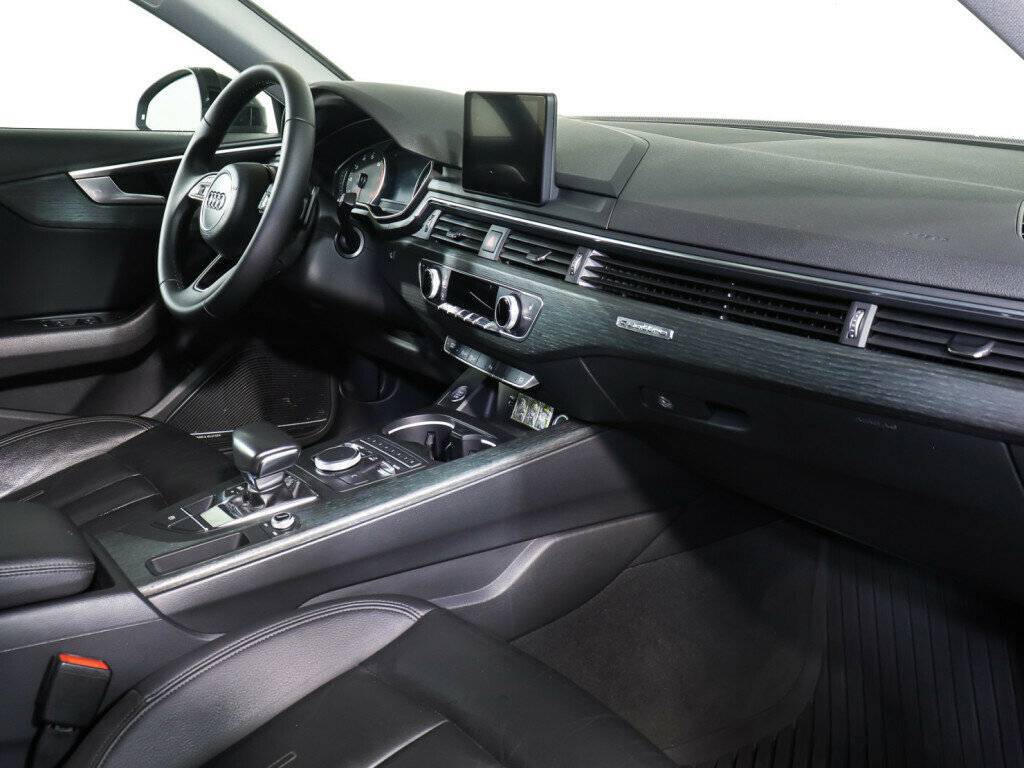 Audi A4 б/у, 2017, Роботизированная. Фото: #9