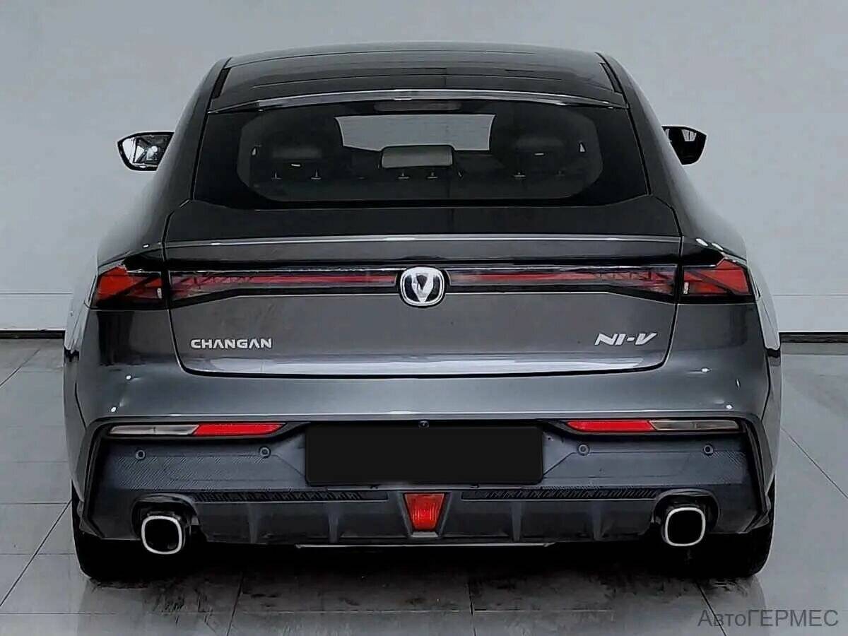 Changan UNI-V б/у, 2023, Роботизированная. Фото: #2