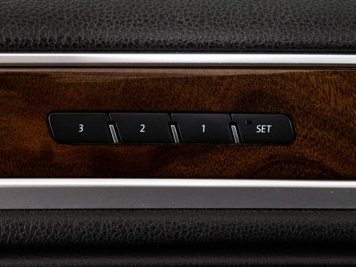 Volkswagen Touareg б/у, 2015, Автоматическая. Фото: #17