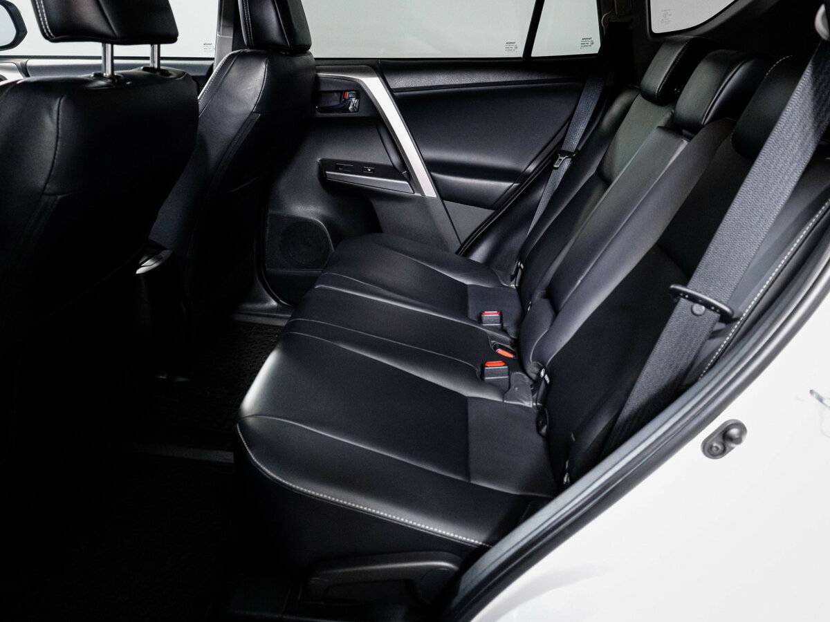 Toyota RAV4 б/у, 2018, Автоматическая. Фото: #9