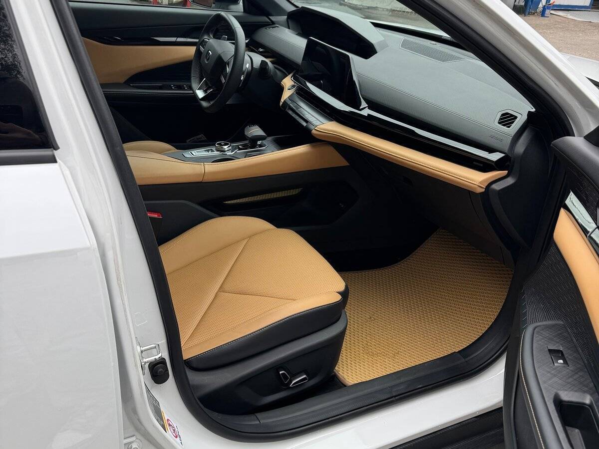 Changan UNI-V б/у, 2023, Роботизированная. Фото: #13