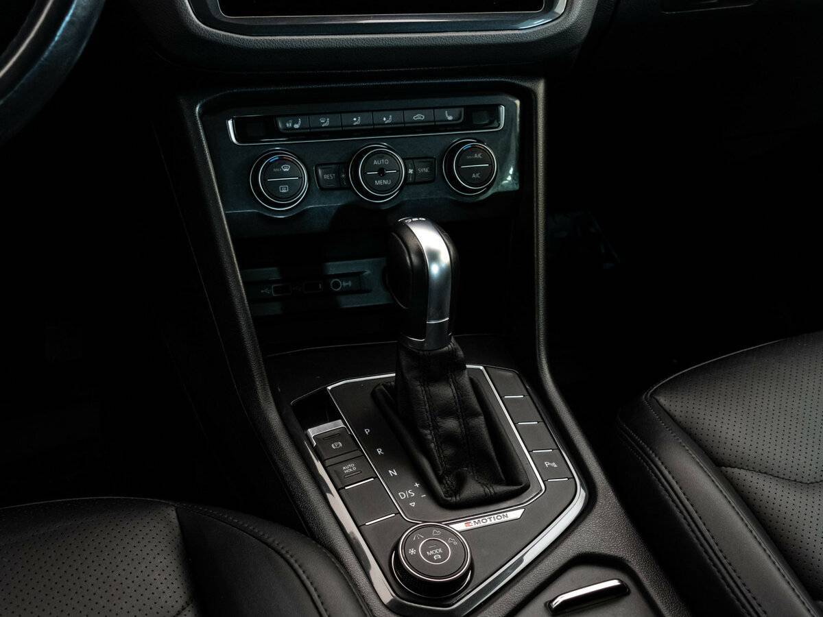 Volkswagen Tiguan б/у, 2018, Роботизированная. Фото: #13