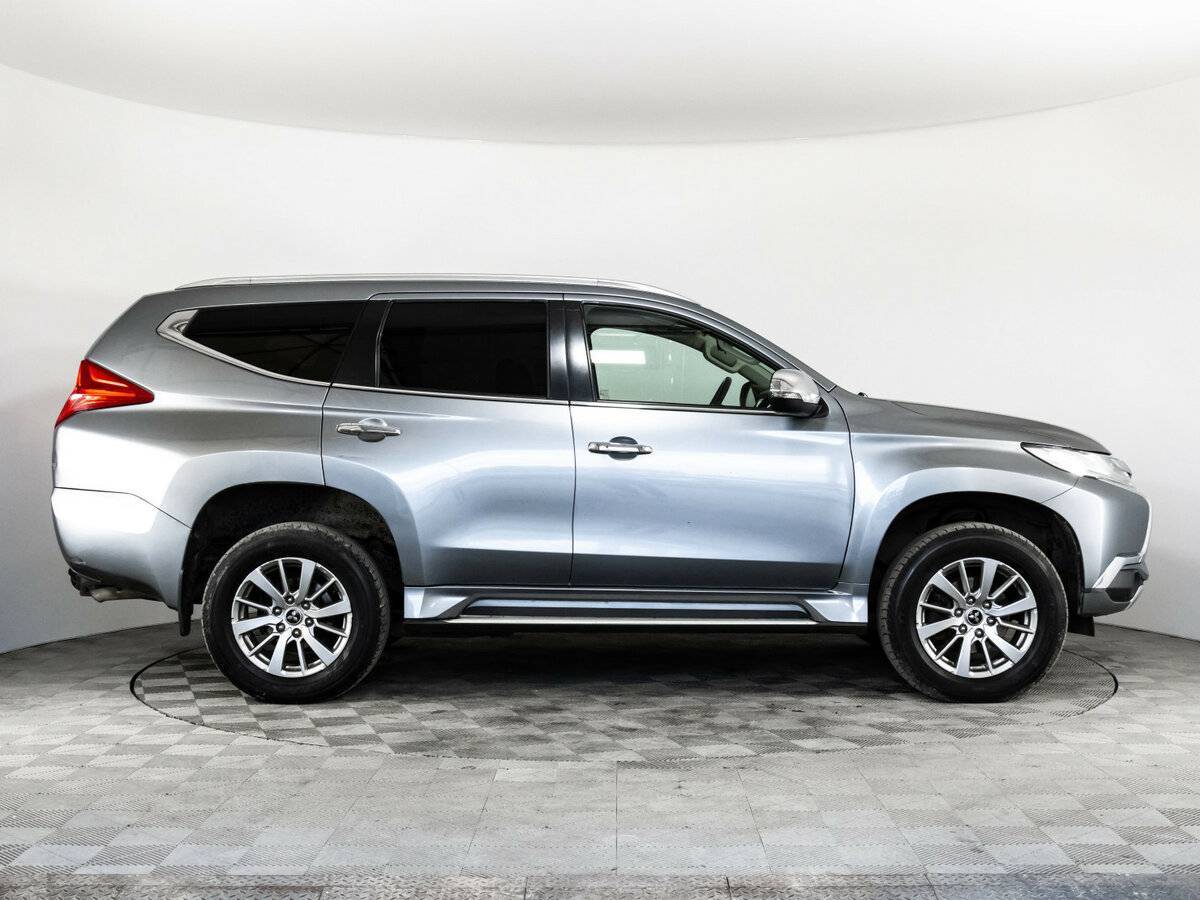 Mitsubishi Pajero Sport б/у, 2017, Автоматическая. Фото: #3