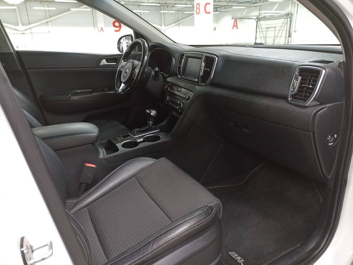 Kia Sportage б/у, 2016, Автоматическая. Фото: #10