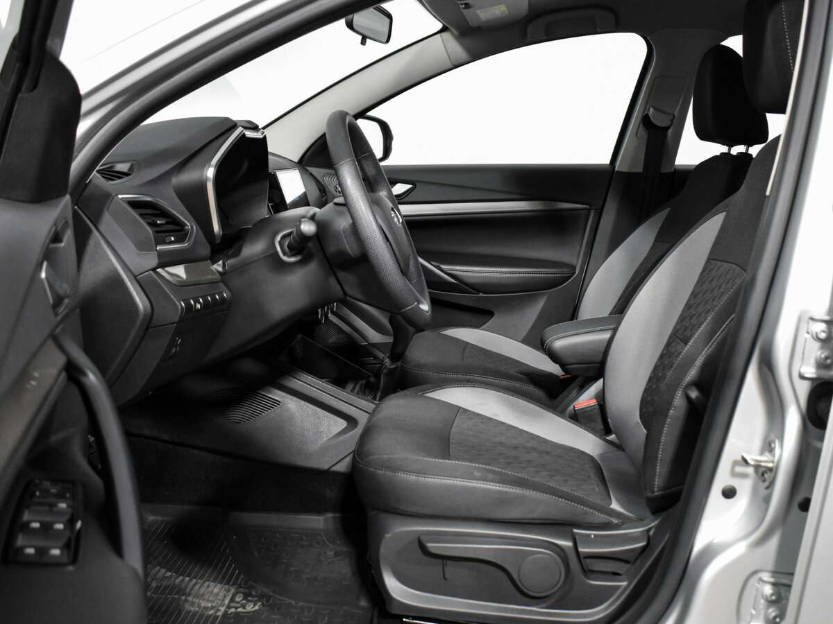 Lada (ВАЗ) Vesta б/у, 2023, Механическая. Фото: #9