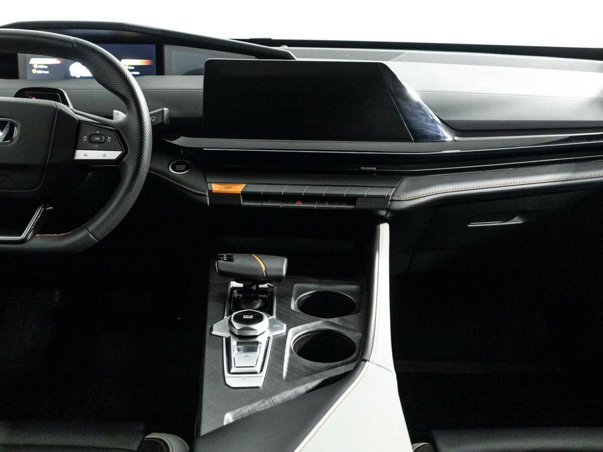 Changan UNI-V б/у, 2023, Роботизированная. Фото: #13