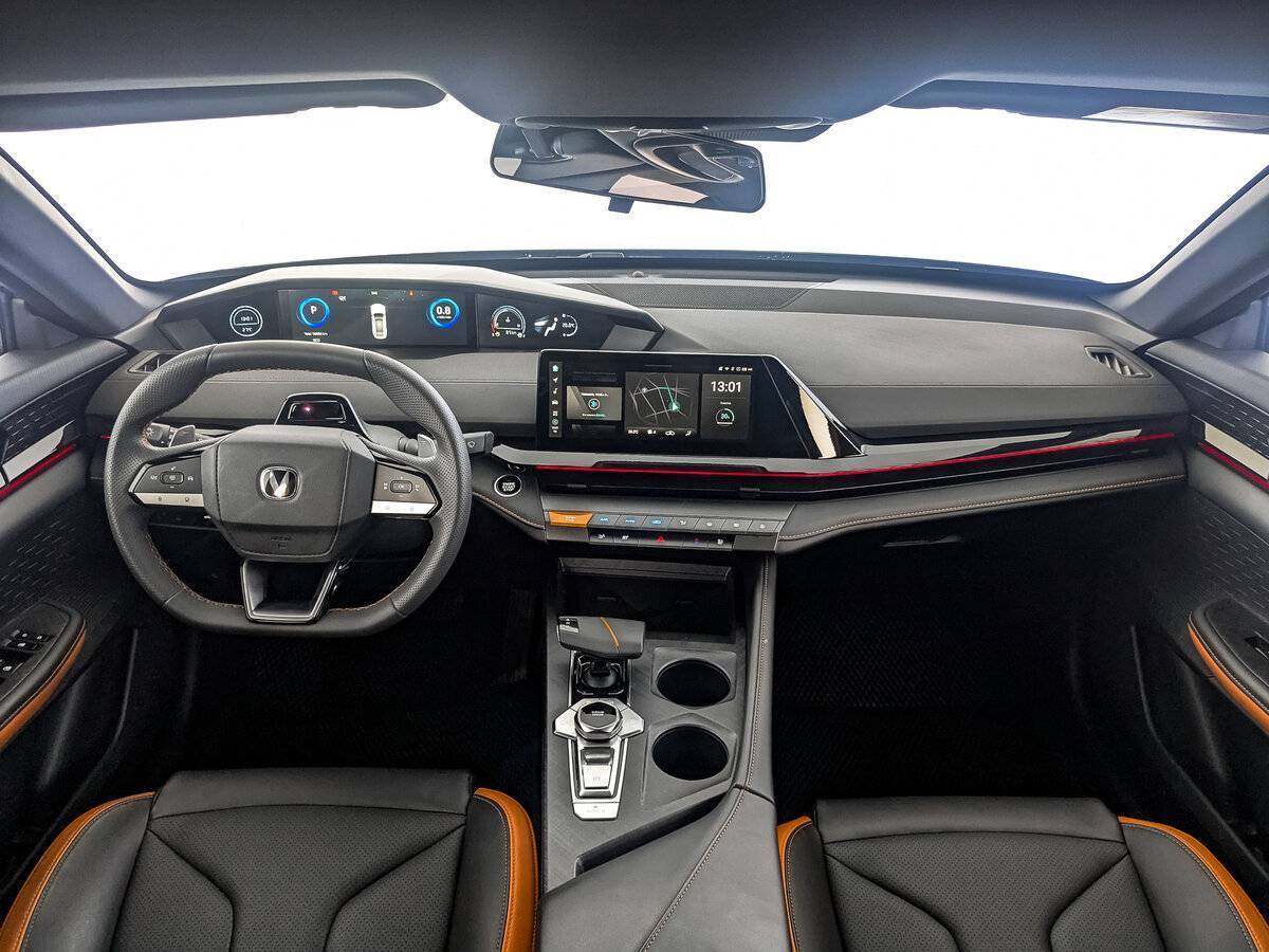 Changan UNI-V б/у, 2024, Роботизированная. Фото: #13