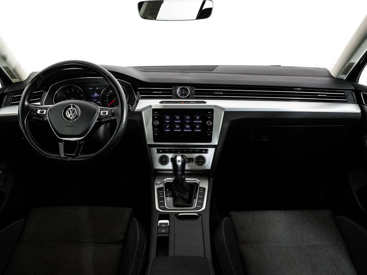 Volkswagen Passat б/у, 2018, Роботизированная. Фото: #8