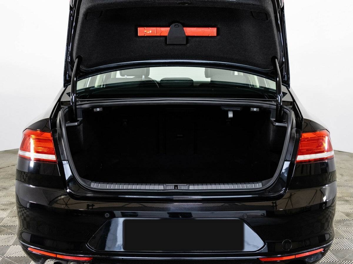 Volkswagen Passat б/у, 2018, Роботизированная. Фото: #20