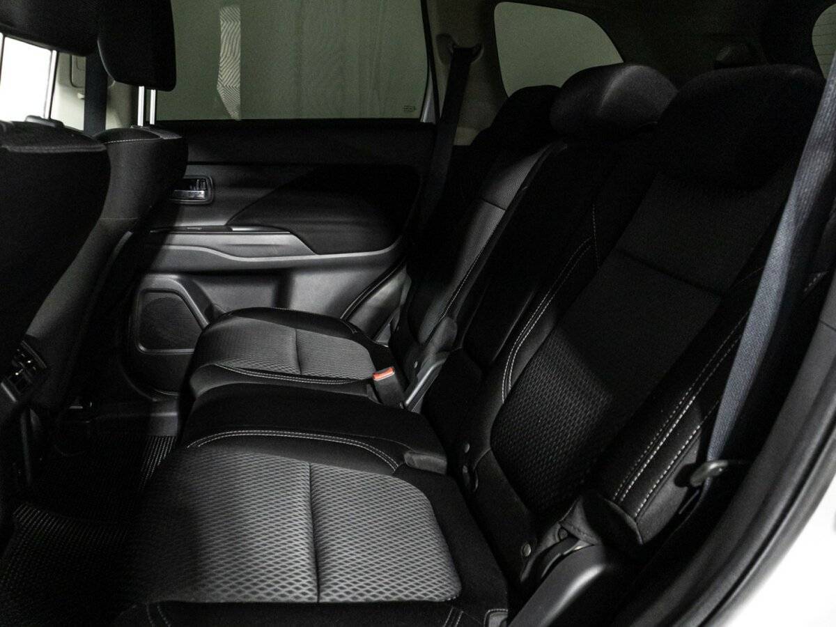 Mitsubishi Outlander б/у, 2020, Вариатор. Фото: #7