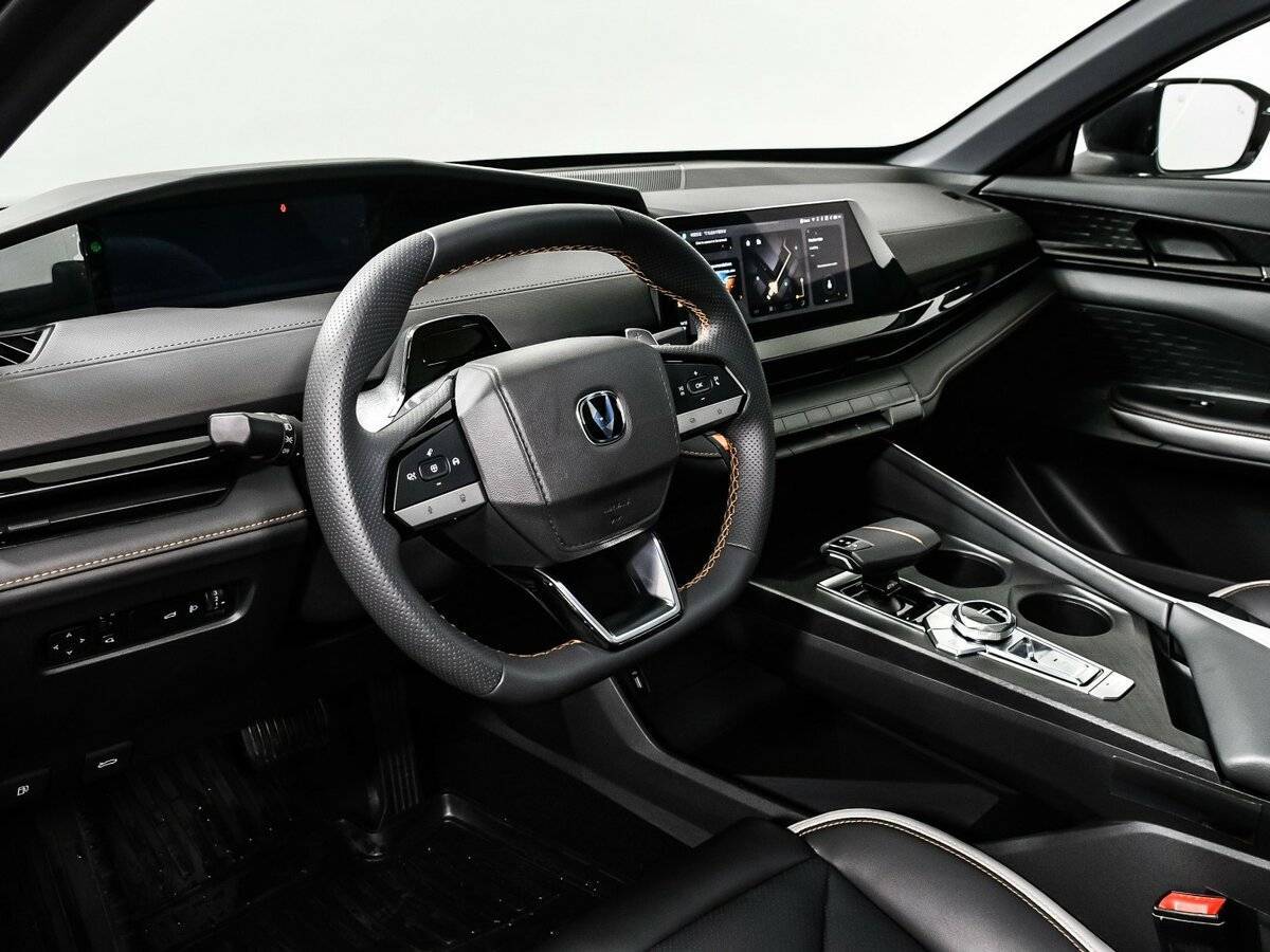 Changan UNI-V б/у, 2024, Роботизированная. Фото: #12