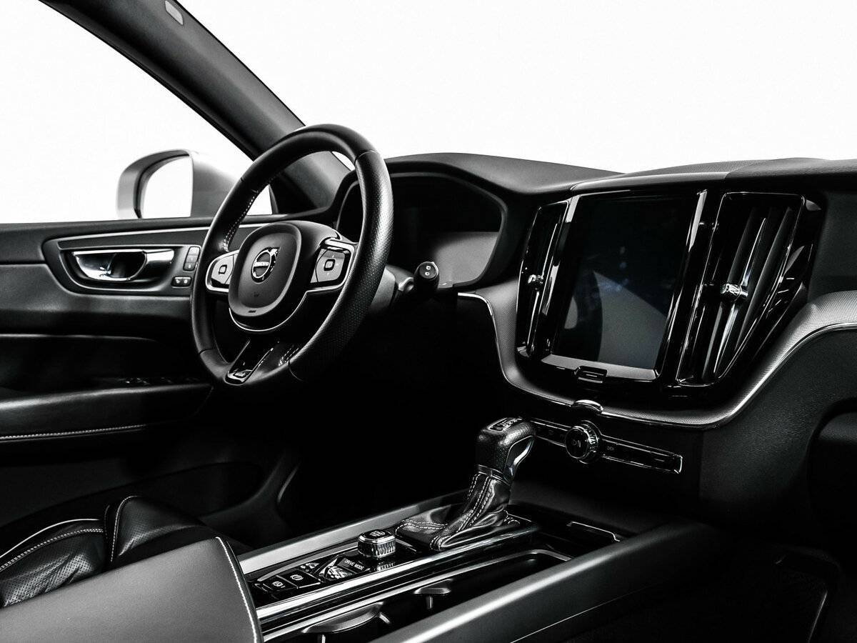 Volvo XC60 б/у, 2018, Автоматическая. Фото: #8