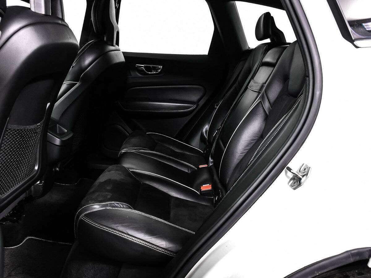 Volvo XC60 б/у, 2018, Автоматическая. Фото: #12