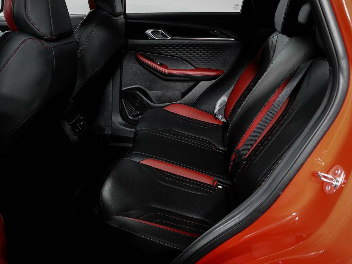 Geely Coolray б/у, 2024, Роботизированная. Фото: #9