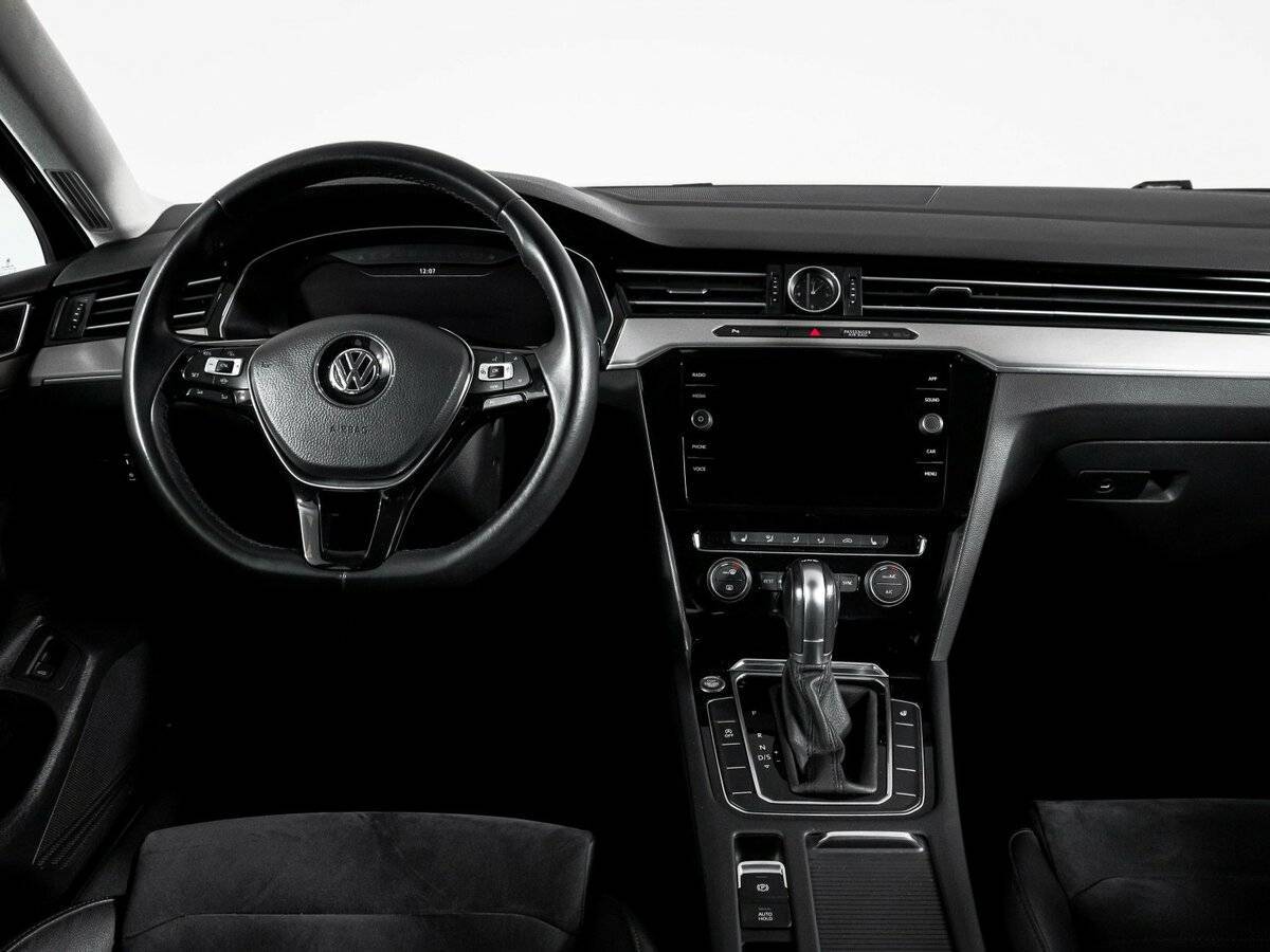 Volkswagen Passat б/у, 2019, Роботизированная. Фото: #11