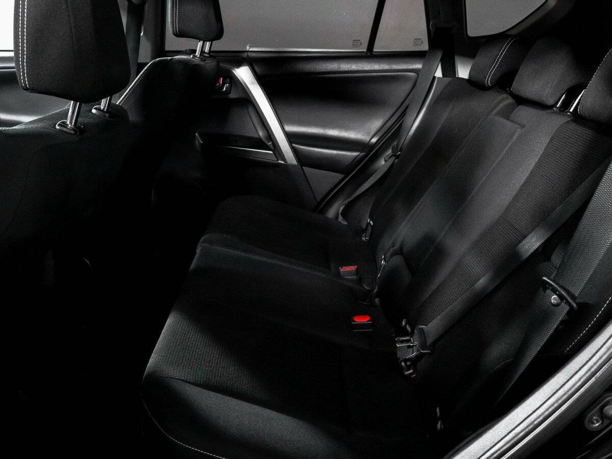 Toyota RAV4 б/у, 2017, Автоматическая. Фото: #9