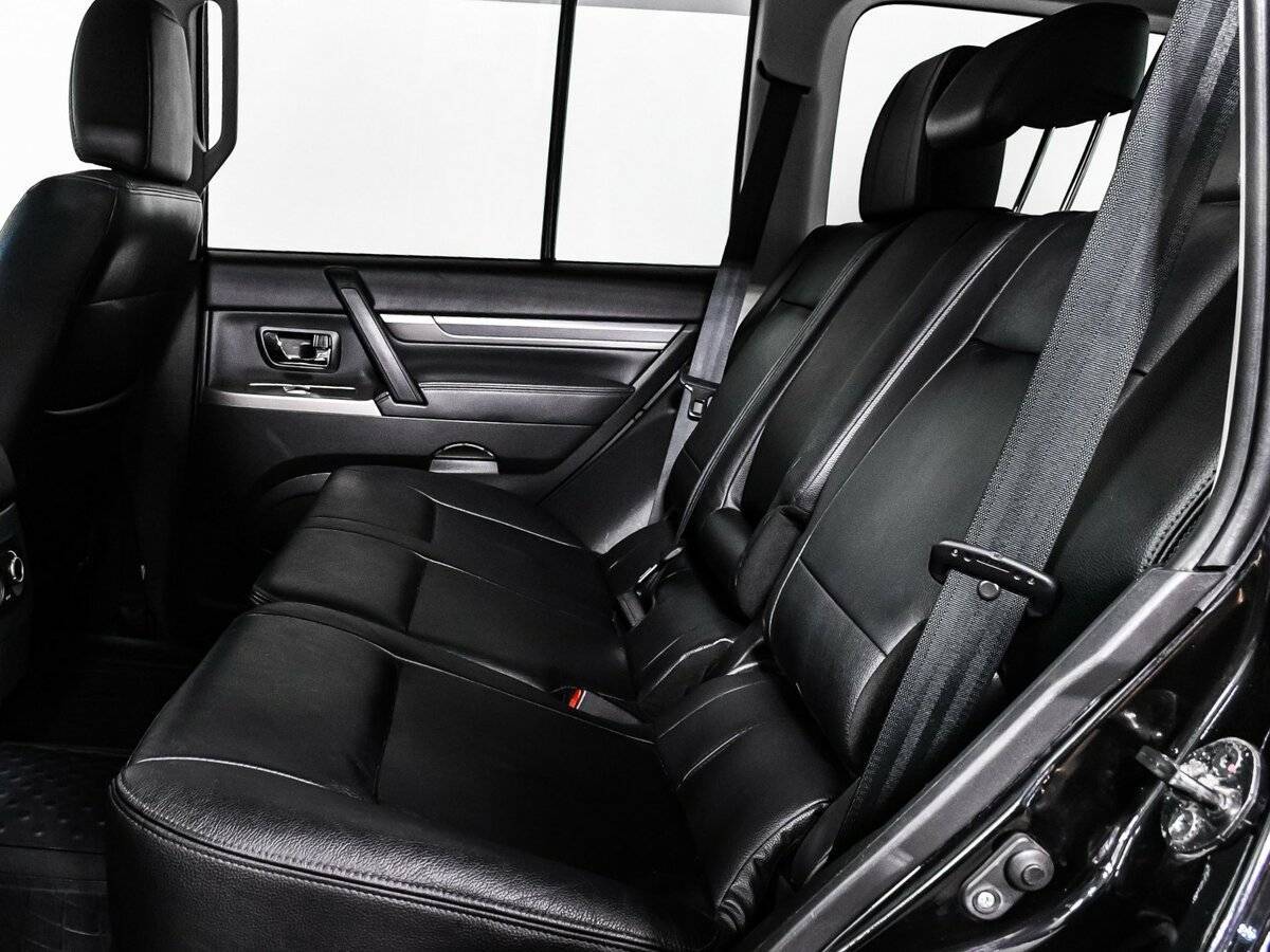 Mitsubishi Pajero б/у, 2015, Автоматическая. Фото: #13