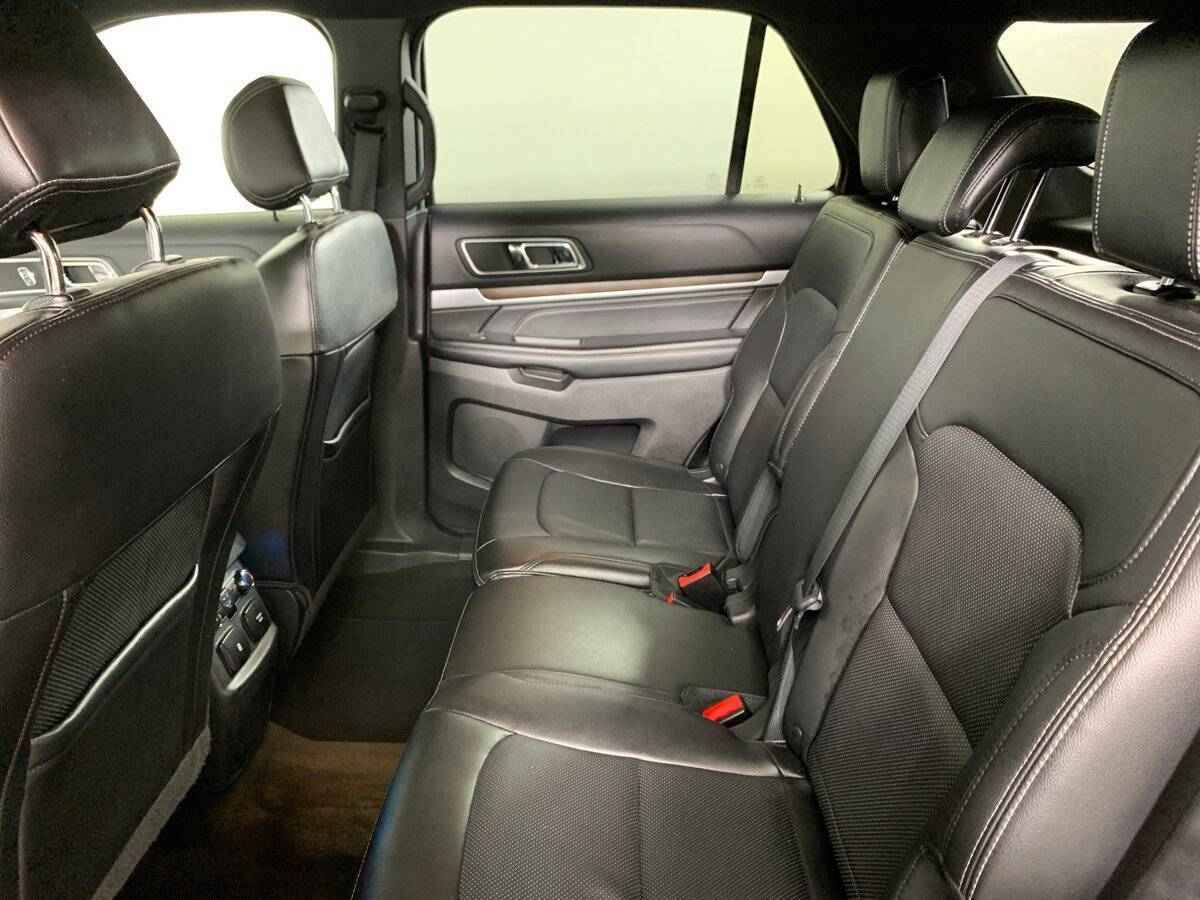 Ford Explorer б/у, 2016, Автоматическая. Фото: #18