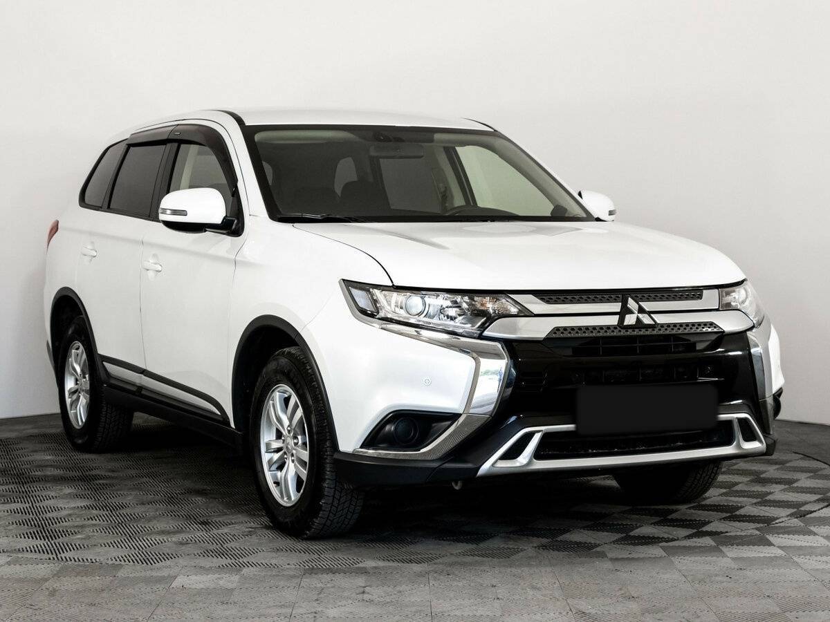 Mitsubishi Outlander б/у, 2019, Вариатор. Фото: #2