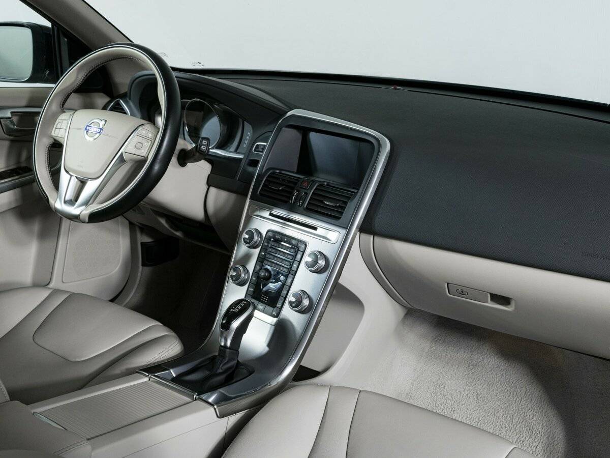 Volvo XC60 б/у, 2016, Автоматическая. Фото: #10