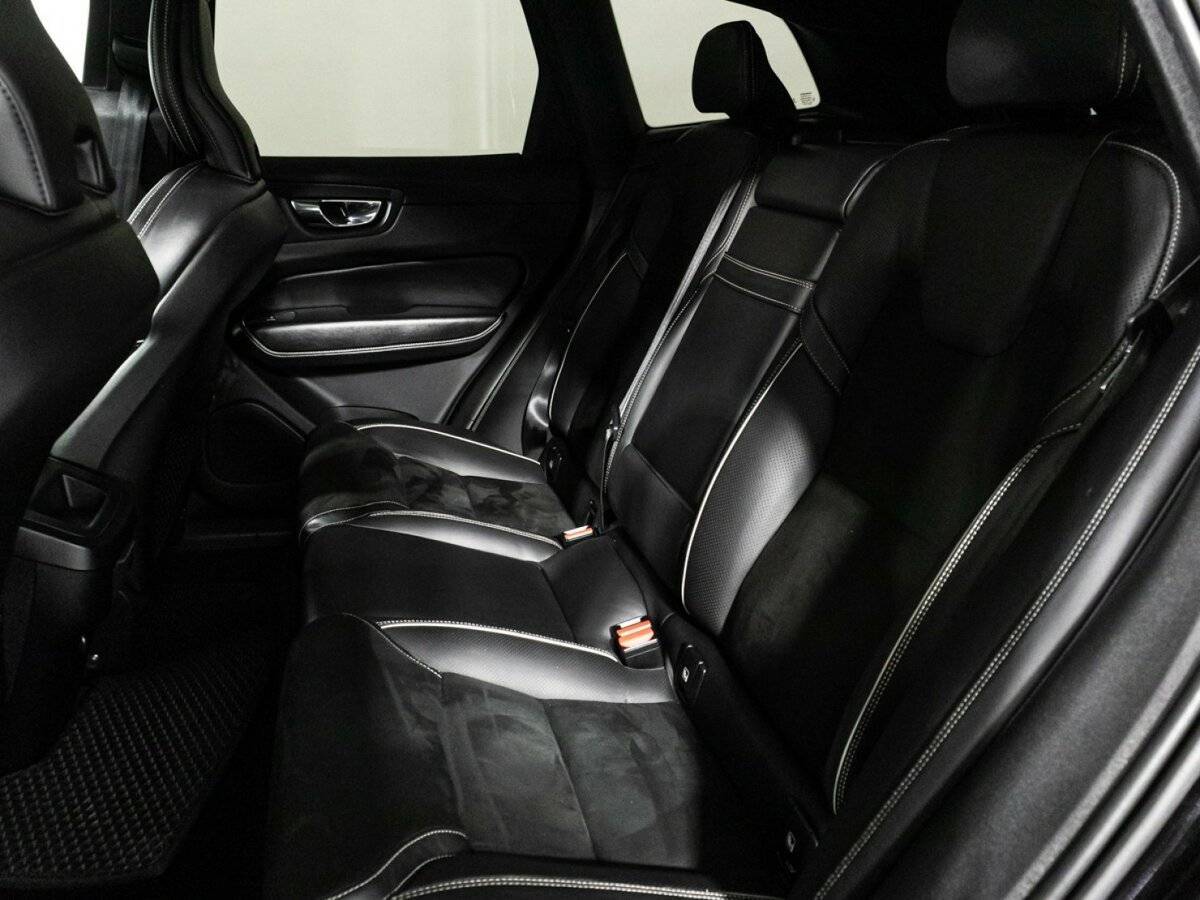 Volvo XC60 б/у, 2018, Автоматическая. Фото: #9
