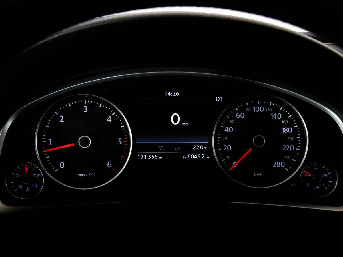 Volkswagen Touareg б/у, 2016, Автоматическая. Фото: #16