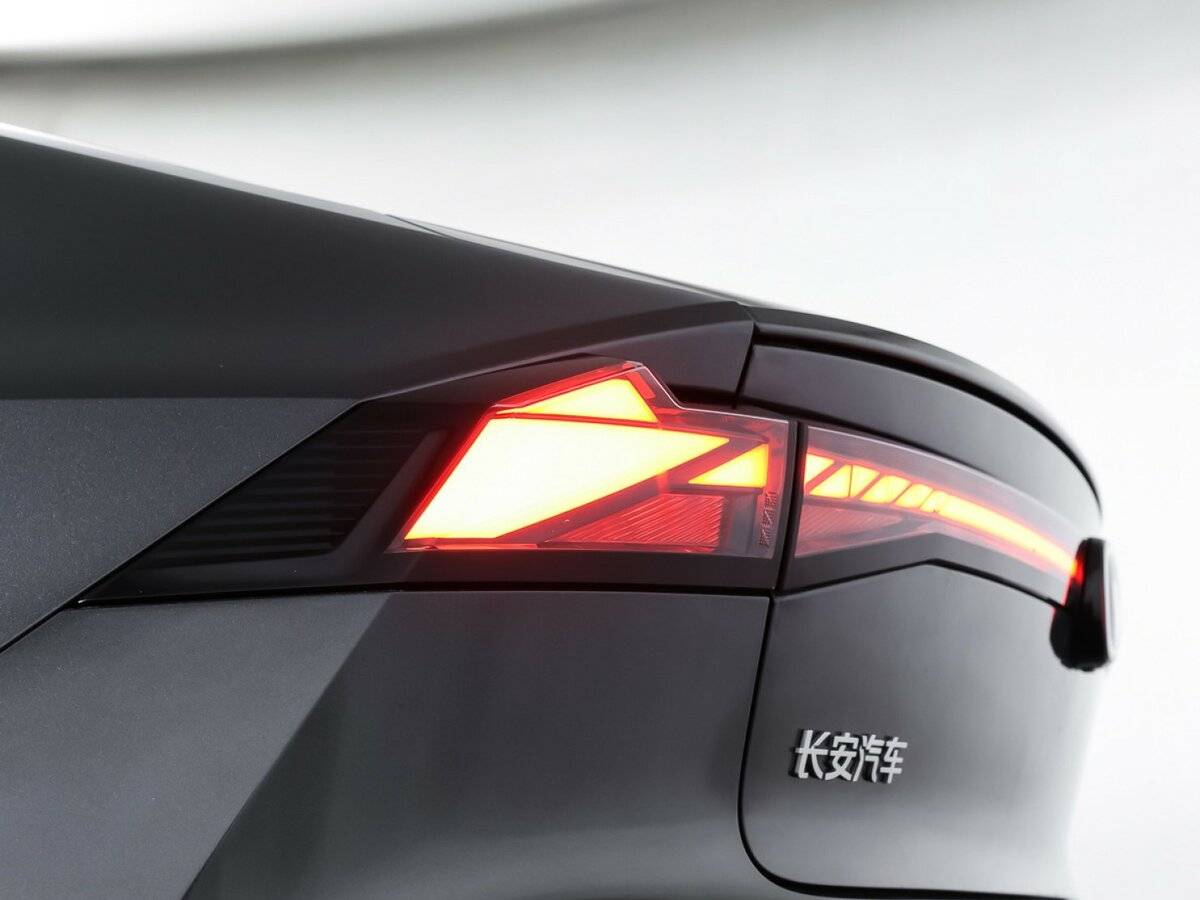 Changan UNI-V б/у, 2023, Роботизированная. Фото: #21