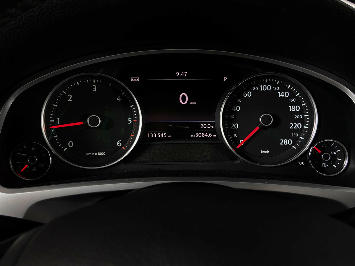 Volkswagen Touareg б/у, 2015, Автоматическая. Фото: #11