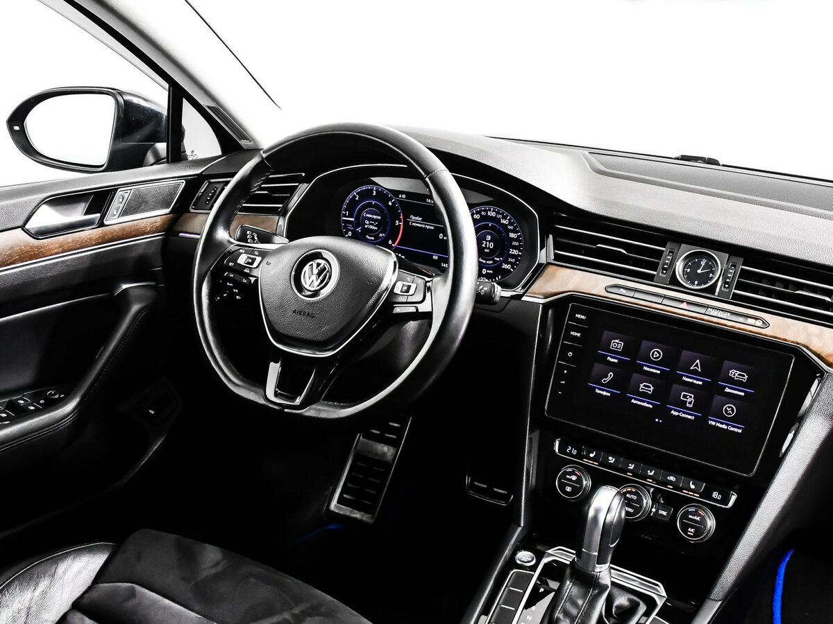 Volkswagen Passat б/у, 2018, Роботизированная. Фото: #6