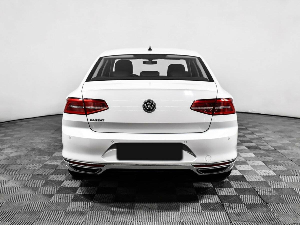 Volkswagen Passat б/у, 2018, Роботизированная. Фото: #5